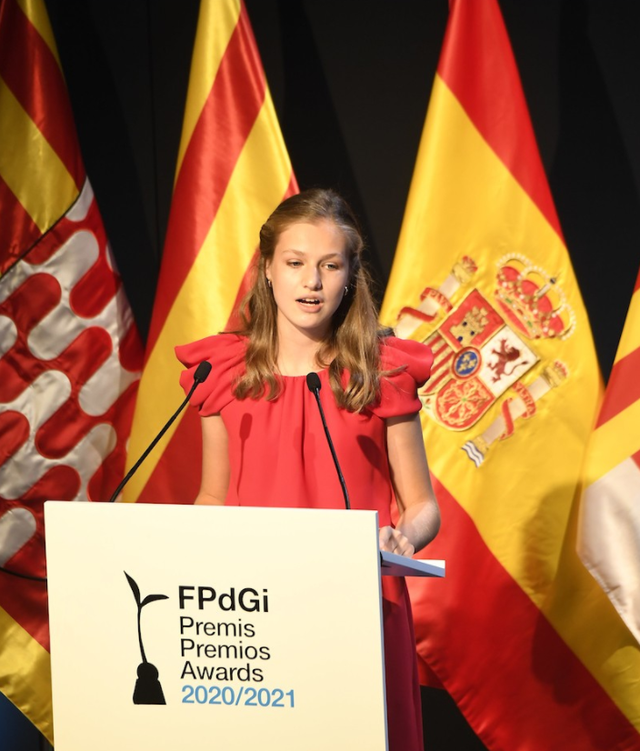 Chuyện về nàng công chúa Tây Ban Nha: Vừa ra đời đã là “cứu tinh” của hoàng tộc, 13 tuổi được in hình lên đồng xu, là nữ vương tương lai nhỏ tuổi nhất châu Âu - Ảnh 4.