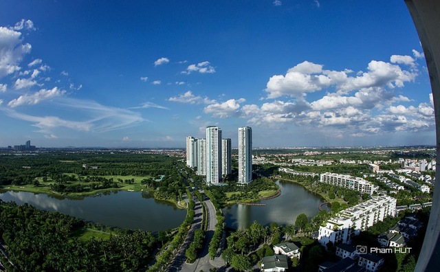Giảng viên đại học gây bão với những bức ảnh chụp tại “thành phố xanh”: “Lựa chọn nhà ‘vô tình’ nhưng lại quá ưng ý sau 3 năm sinh sống, không vác máy đi chụp thì cảm thấy thật có lỗi” - Ảnh 1.