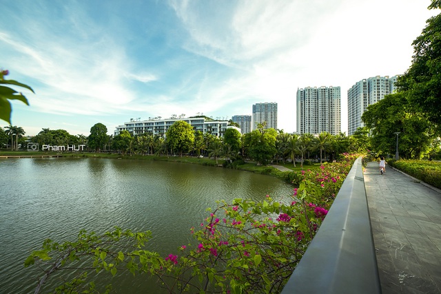 Giảng viên đại học gây bão với những bức ảnh chụp tại “thành phố xanh”: “Lựa chọn nhà ‘vô tình’ nhưng lại quá ưng ý sau 3 năm sinh sống, không vác máy đi chụp thì cảm thấy thật có lỗi” - Ảnh 10.