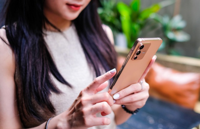 Smartphone 5G có camera selfie 50 MP, kiểu dáng giống iPhone 13 - Ảnh 4.