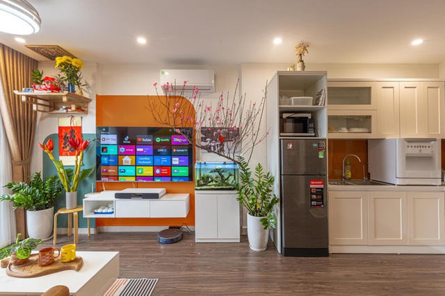[ Tuổi 30, tôi có 1 căn nhà ] Căn hộ phong cách Color Block hiện đại, trẻ trung của 8x người dân tộc Sán Chay: Chốt mua chỉ sau 3-4 ngày, thiết kế tiết kiệm, gọn gàng vẫn cực ấn tượng - Ảnh 2.