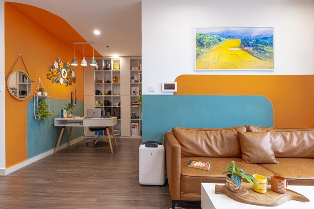 [ Tuổi 30, tôi có 1 căn nhà ] Căn hộ phong cách Color Block hiện đại, trẻ trung của 8x người dân tộc Sán Chay: Chốt mua chỉ sau 3-4 ngày, thiết kế tiết kiệm, gọn gàng vẫn cực ấn tượng - Ảnh 3.