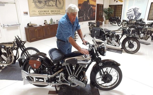 8 quý ông nổi danh hàng đầu thế giới với bộ sưu tập mô tô siêu chất: Đam mê đến nỗi lập luôn một công ty sản xuất mô tô, tài tử Tom Cruise chỉ đứng thứ 3 - Ảnh 4.