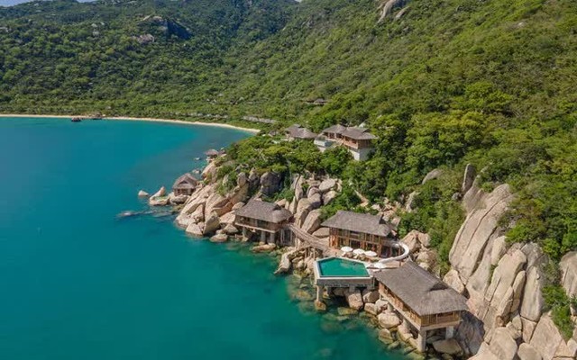 Công ty sở hữu Six Senses Ninh Vân Bay bổ nhiệm hoa hậu Ngọc Hân làm Phó Tổng giám đốc, cổ phiếu trần 7 phiên liên tiếp - Ảnh 2.