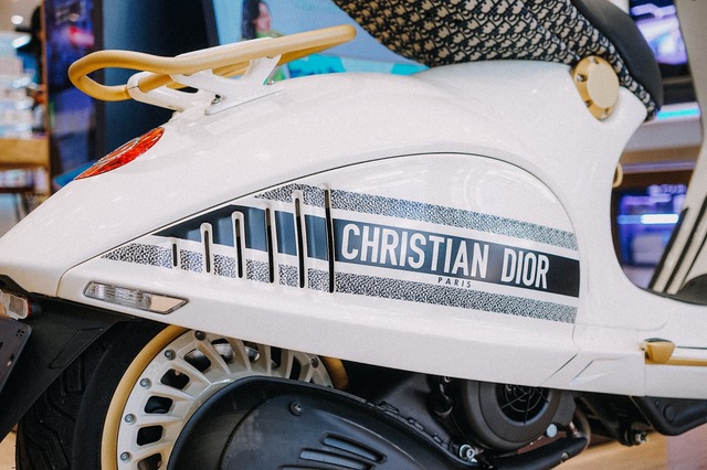 CEO công nghệ và hành trình săn chiếc Vespa Christian Dior hot nhất trên mạng để tặng vợ - Ảnh 4.