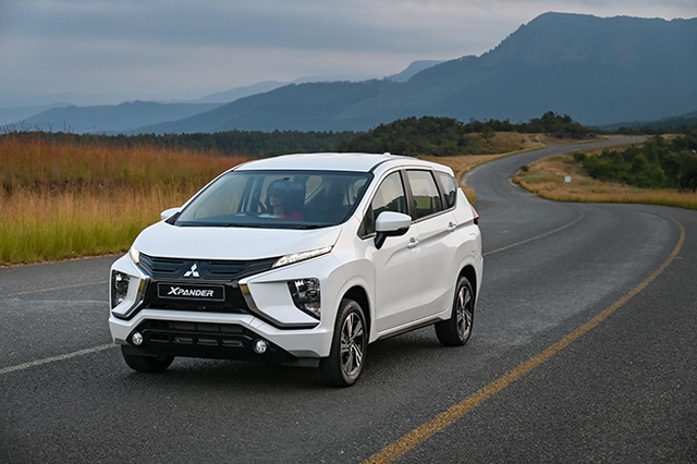 Mitsubishi Xpander giảm giá kỷ lục, Toyota Veloz Cross bán ‘bia kèm lạc’ - Ảnh 2.