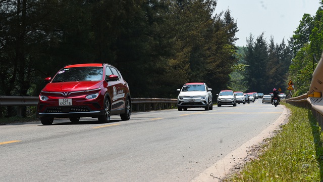 Trải nghiệm 400 km cùng VinFast VF e34 - lái thế nào, khác biệt ra sao so với xe xăng? - Ảnh 7.