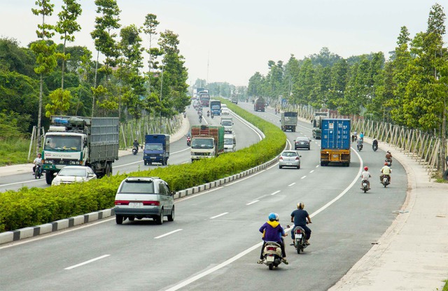 Hàng tỷ USD đổ vào hạ tầng, cao tốc kết nối Bình Phước và vùng kinh tế trọng điểm phía Nam, BĐS đang hưởng lợi? - Ảnh 2.