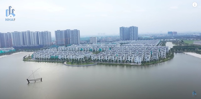 SIÊU BIỆT THỰ BIỂN HỒ 70 tỉ đồng giữa Vinhomes Ocean Park: Không gian sống 200m2 đẳng cấp thượng lưu, ngả mũ trước sự tinh tế trong từng thiết kế - Ảnh 1.
