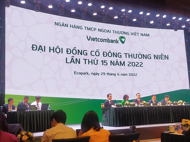 [Live] ĐHCĐ Vietcombank 2022: Hé lộ về ngân hàng được nhận chuyển giao bắt buộc - Ảnh 2.