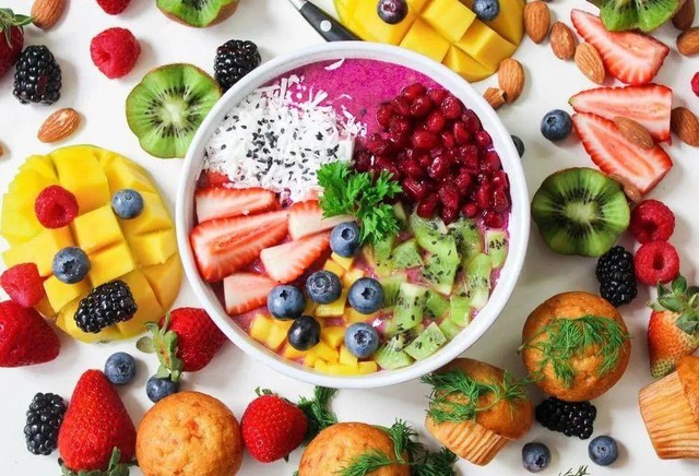 Làm gì trong 24 giờ để sống khỏe mạnh: Ăn đúng bữa, tắm đúng thời điểm, vận động phù hợp để tăng cường sức đề kháng, cơ thể dẻo dai, đương nhiên sẽ sống thọ - Ảnh 3.