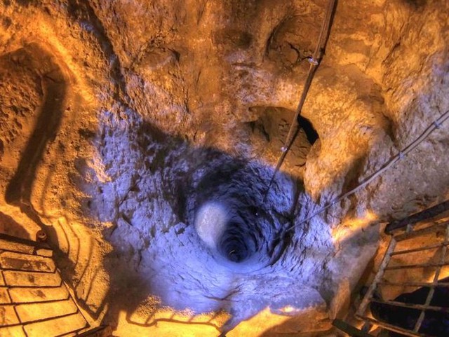 Thành phố ngầm 18 tầng ẩn dưới hầm nhà dân ở xứ sở thảm bay Thổ Nhĩ Kỳ: Được phát hiện trong tình cảnh tréo ngoe, nhìn kiến trúc mới thán phục tài trí người xưa - Ảnh 3.