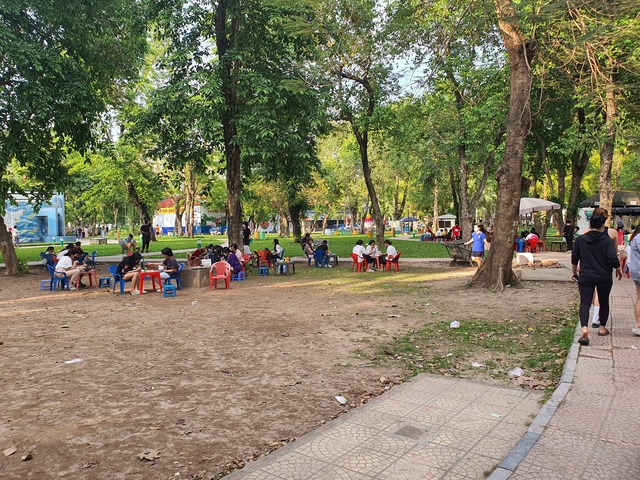 Phong trào tô tượng bất ngờ hồi sinh: Giới trẻ Hà thành đi hơn 10km để bắt trend, các chủ hàng tranh thủ đầy giá nhưng vẫn khan hàng - Ảnh 10.