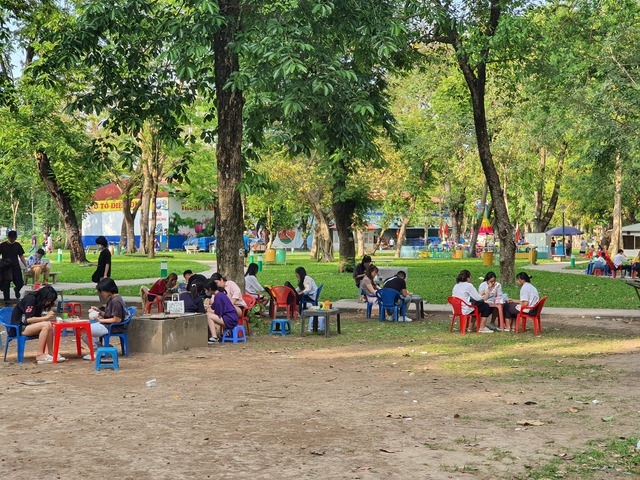 Phong trào tô tượng bất ngờ hồi sinh: Giới trẻ Hà thành đi hơn 10km để bắt trend, các chủ hàng tranh thủ đầy giá nhưng vẫn khan hàng - Ảnh 14.