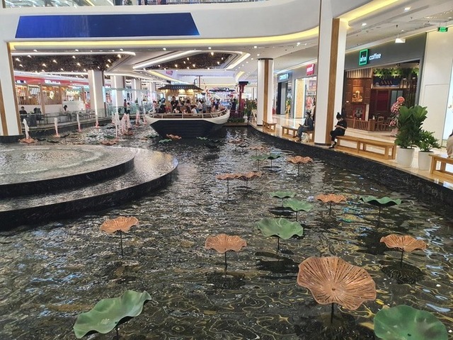Mục sở thị TTTM Vincom Mega Mall Smart City mới khai trương: điểm vui chơi ‘thế hệ mới’ cho giới trẻ, check-in sang chảnh, muốn gì cũng có - Ảnh 2.