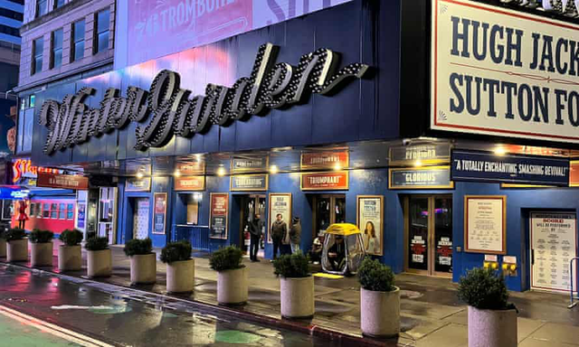 Nghề xếp hàng thuê cho giới nhà giàu: Công việc kỳ lạ kiếm trăm triệu đồng sau 5 ngày, được xuất hiện tại các sự kiện trọng đại - Ảnh 2.