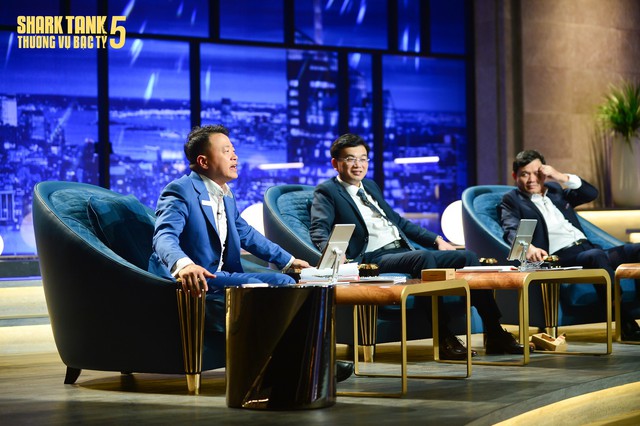 Startup giày xăng đan đầu tiên thành công chốt deal triệu USD tại Shark Tank mùa 5: Được 3 Shark cạnh tranh rót tiền, hợp tác với Shark Hùng Anh vì phù hợp nhân sinh quan - Ảnh 3.