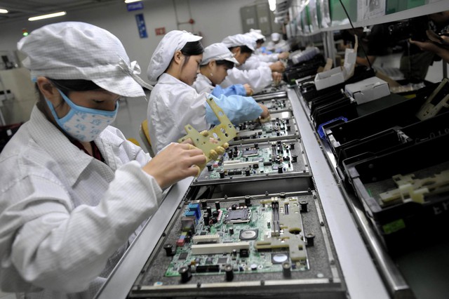 Apple đã chuyển 11 nhà máy trong chuỗi cung ứng của họ sang Việt Nam - Ảnh 1. Apple đã chuyển 11 nhà máy trong chuỗi cung ứng của họ sang Việt Nam - Ảnh 1.