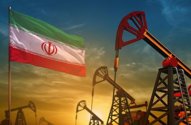 Quyết tâm nhằm vào Nga, Mỹ có thể nhắm mắt làm ngơ cho dầu Iran để hạ đà tăng giá - Ảnh 1.