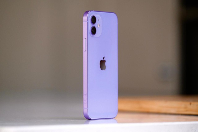 Giảm giá mạnh còn hơn 15 triệu, doanh số iPhone 12 tăng gấp đôi tại Việt Nam - Ảnh 1.