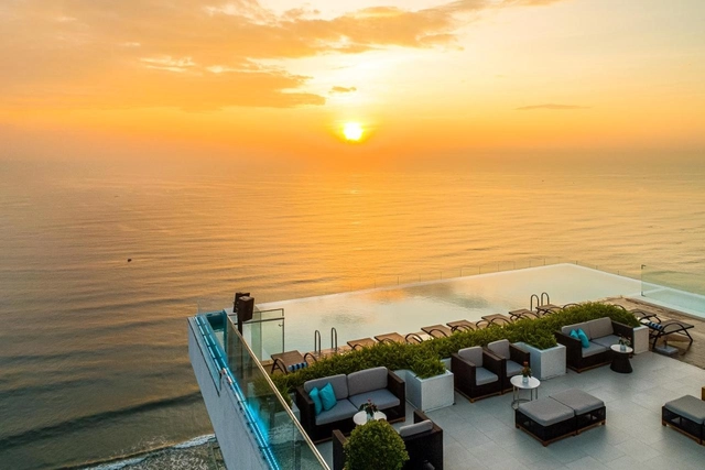 Khách sạn 5 sao nhưng giá chỉ 1 sao được báo quốc tế ngợi khen: Vẻ đẹp lộng lẫy bên bờ biển - Ảnh 9.