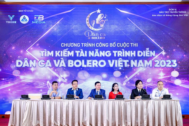 &quot;Ông hoàng cải lương&quot; Kim Tử Long ngồi ghế giám khảo cuộc thi tìm kiếm tài năng dân ca và Bolero - Ảnh 2.