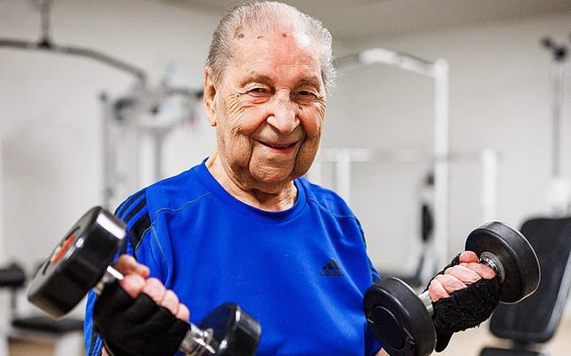 Cụ ông 100 tuổi tập gym hàng tuần: Thêm 2 thói quen này muốn trường thọ  không khó
